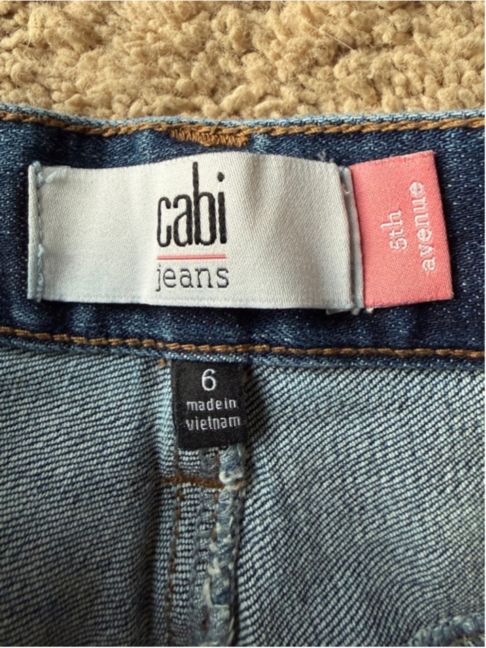 CAbi 5th Avenue High Rise Flare Jeans Size 6 EUC - Picture 9 of 10